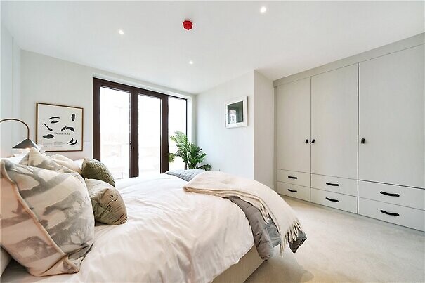 Carlyle - Bedroom 2