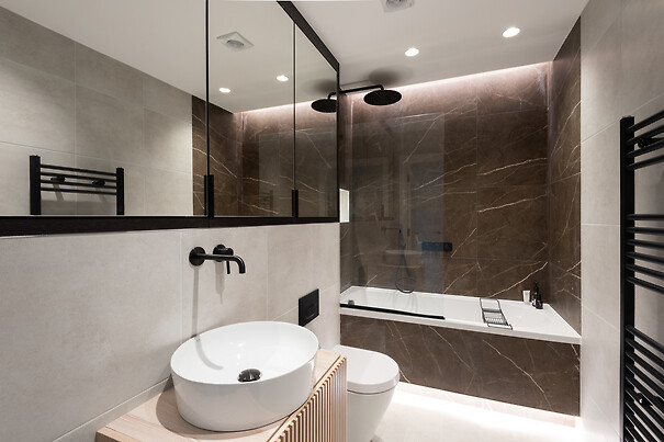 The Carlton - Bathroom