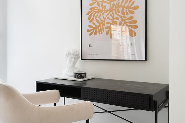 The Carlton - Desk