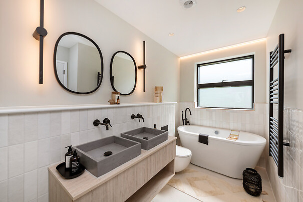 Foxmore Place - bathroom