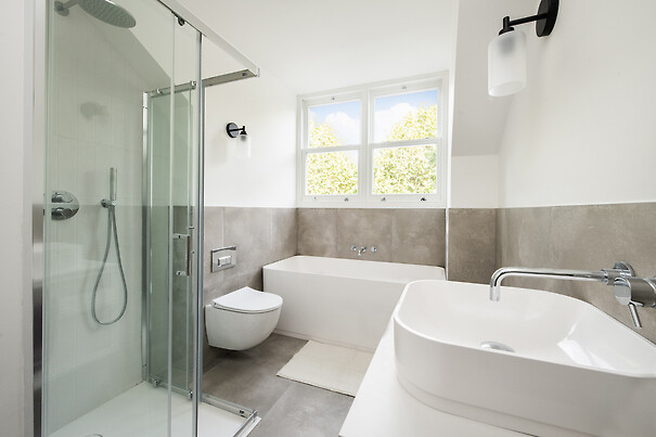 130 Brondesbury - Bathroom