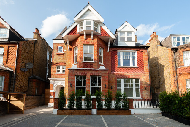 77 Madeley Road