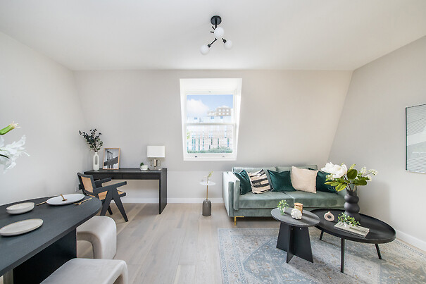 130 Brondesbury - Living